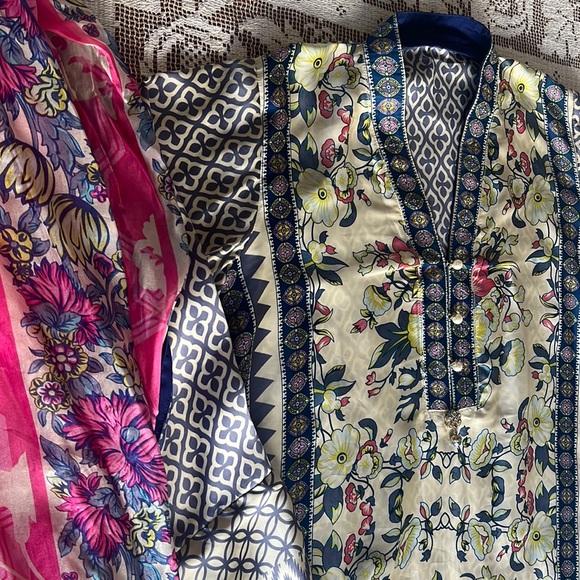 Designer Silk Kameez/Kurta - Picture 1 of 10